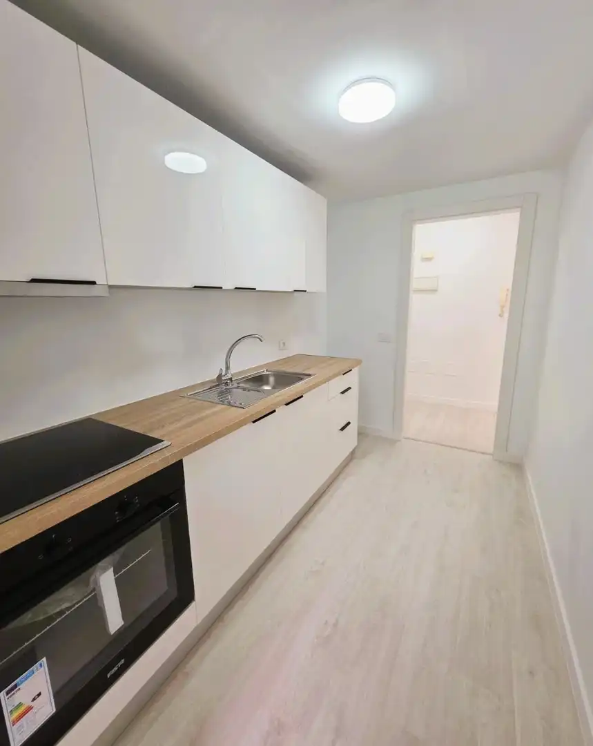 Küche von Wohnungen zum Verkauf in Arona mit Privatgarten, Terrasse und Alarm