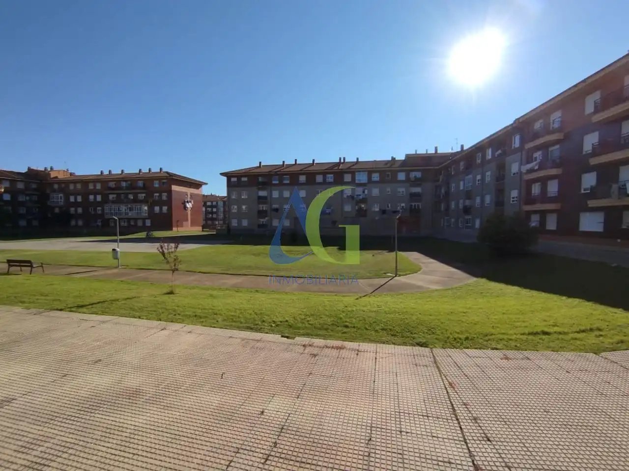 Vista exterior de Apartament de lloguer en Villaquilambre amb Calefacció, Parquet i Traster