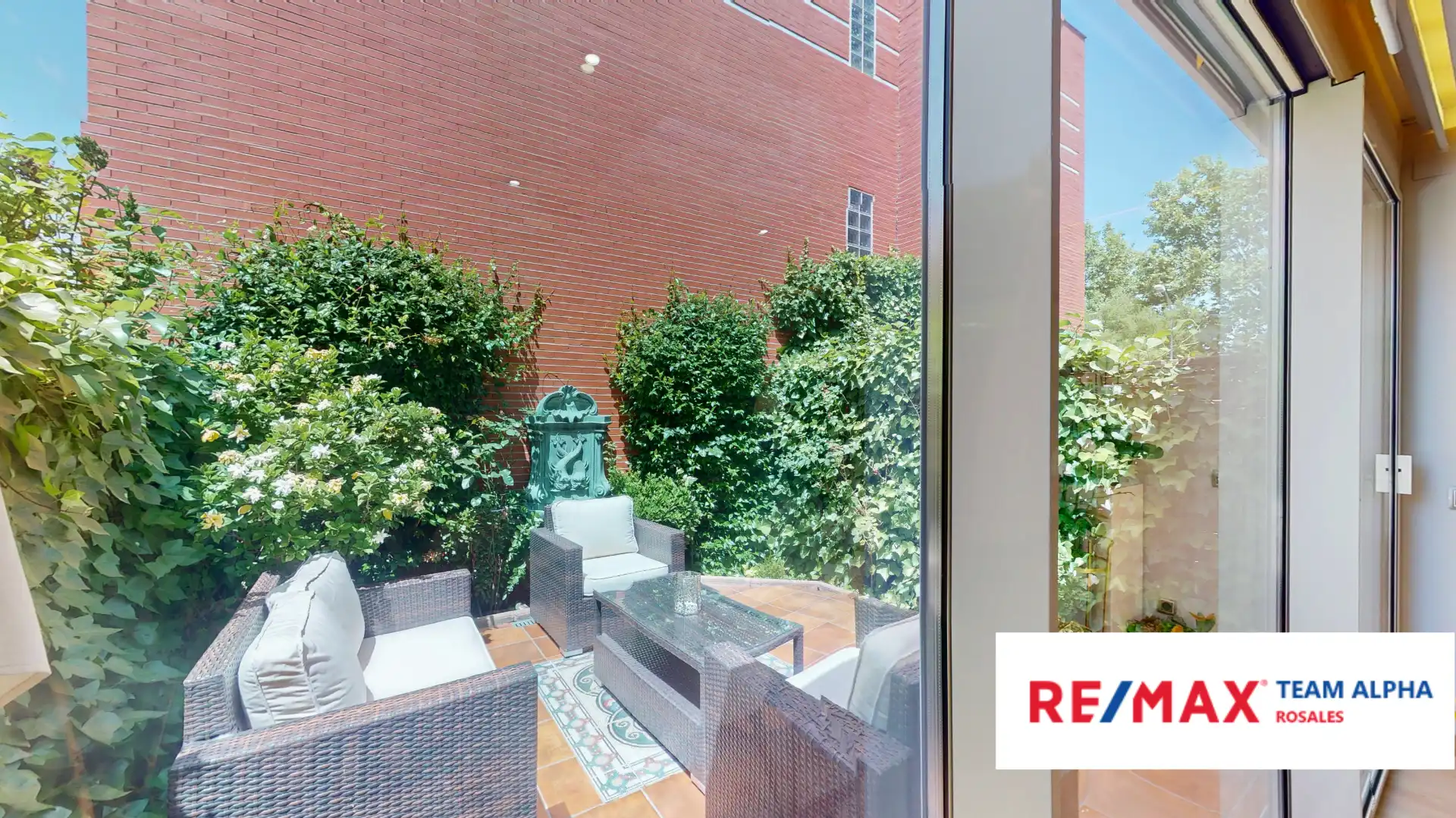 Terraza de Casa adosada en venta en Madrid con Aire acondicionado, Calefacción y Jardín privado