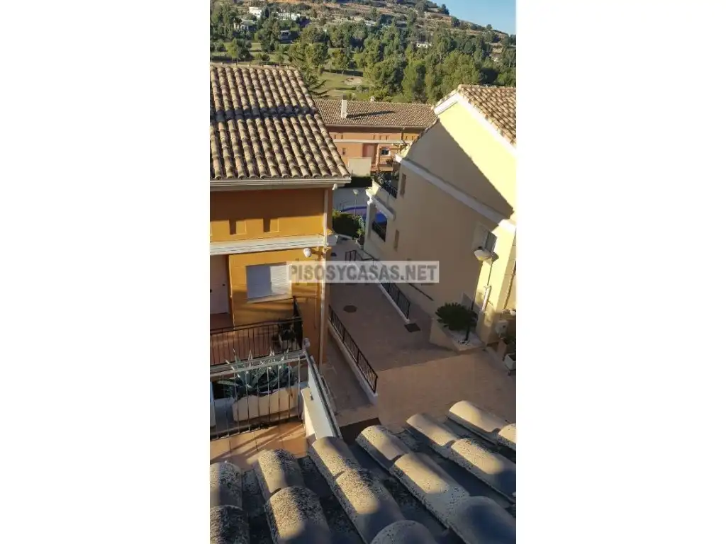 Vista exterior de Casa o chalet en venta en Chiva con Aire acondicionado, Piscina y Balcón