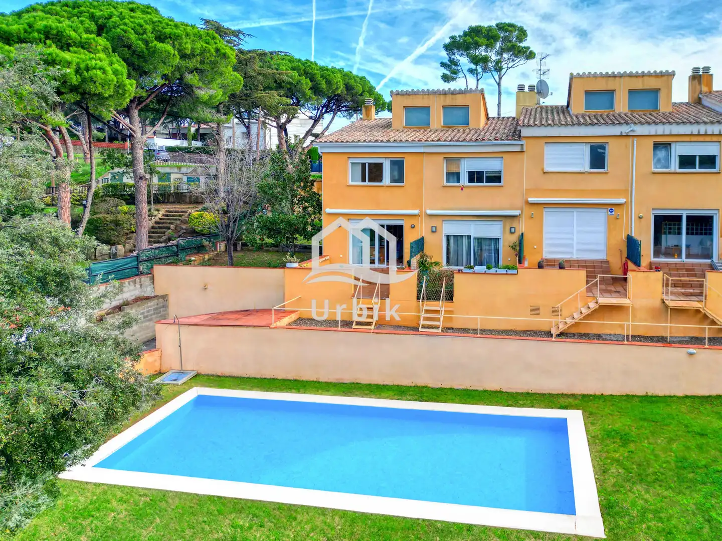 Vista exterior de Casa adosada en venta en Castell d'Aro, Platja d'Aro i s'Agaró con Aire acondicionado, Calefacción y Jardín privado