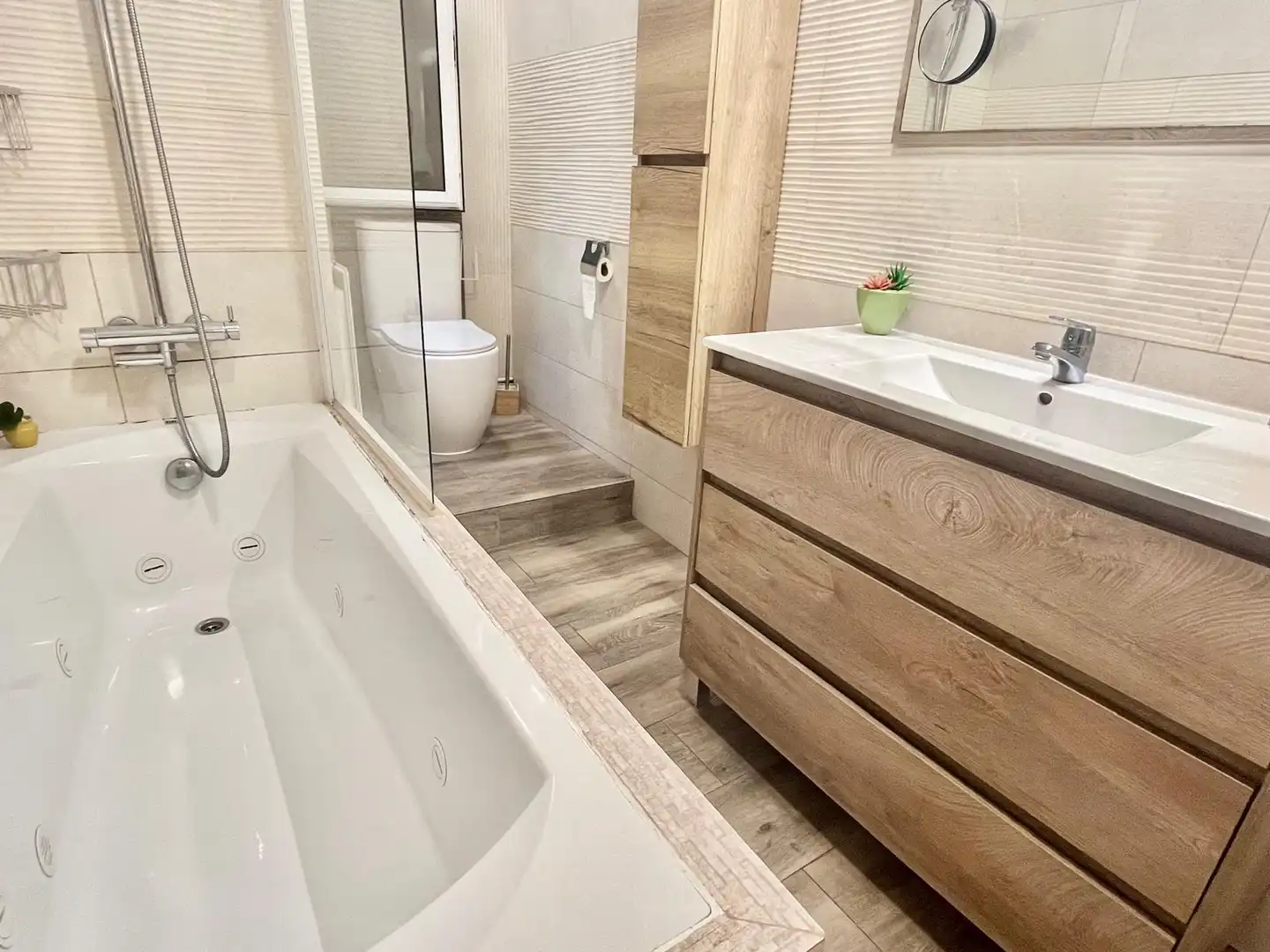Baño de Ático en venta en Cerdanyola del Vallès con Aire acondicionado, Calefacción y Parquet