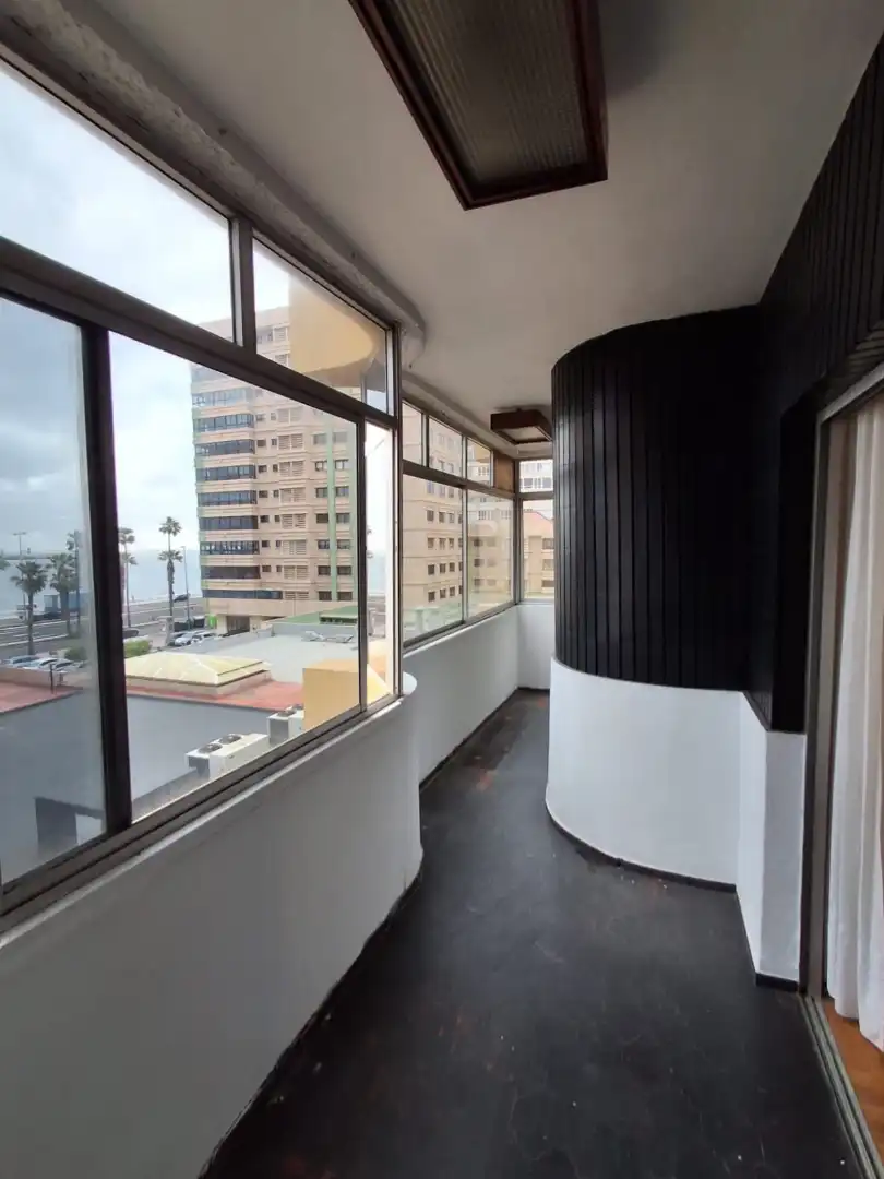 Terraza de Piso de alquiler en Las Palmas de Gran Canaria con Parquet, Horno y Balcón