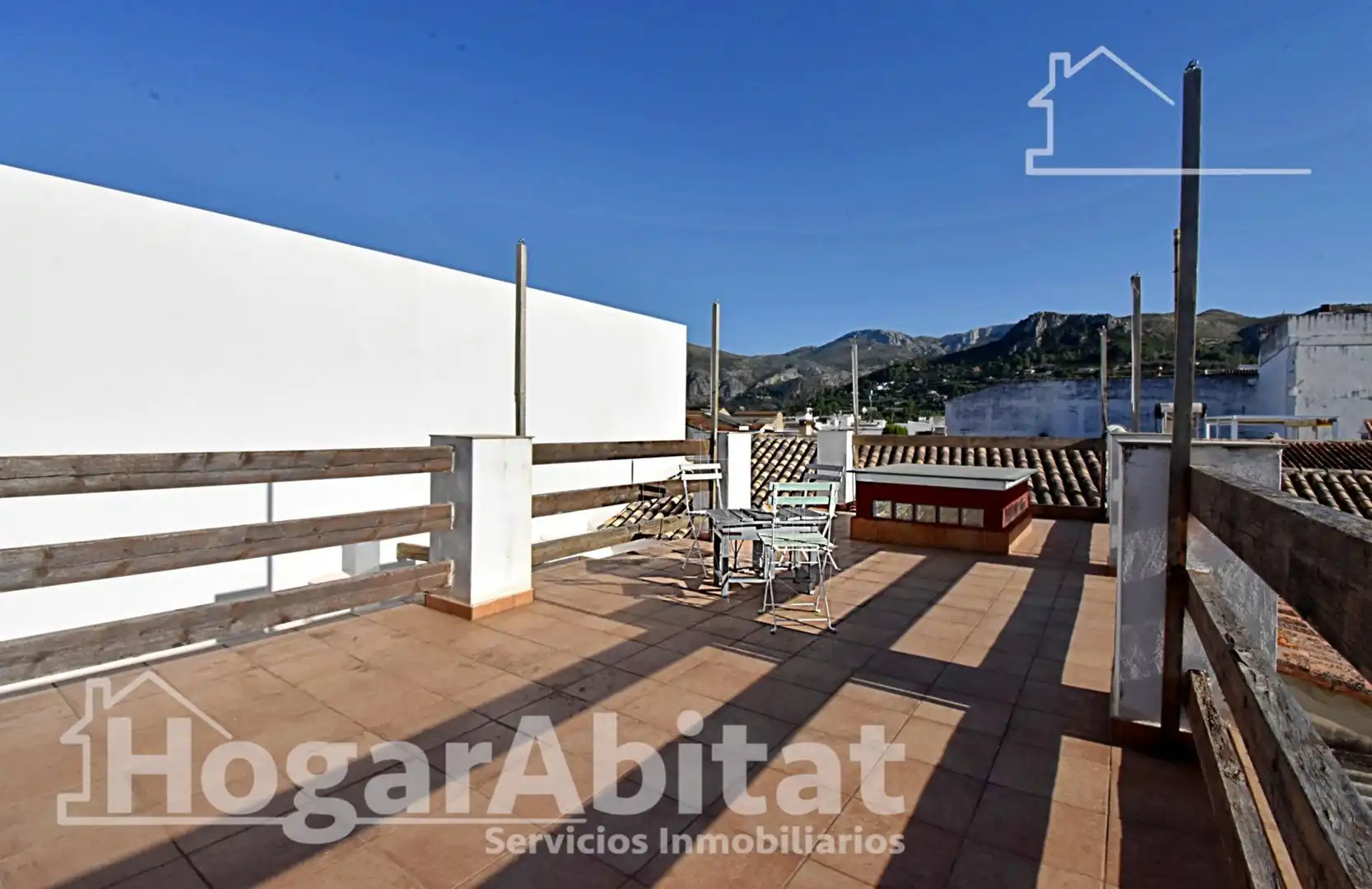 Casa amb terrassa en venda a Calle Mar
