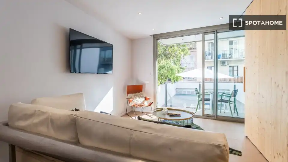 Flat with terrace to rent in Sarrià - Sant Gervasi