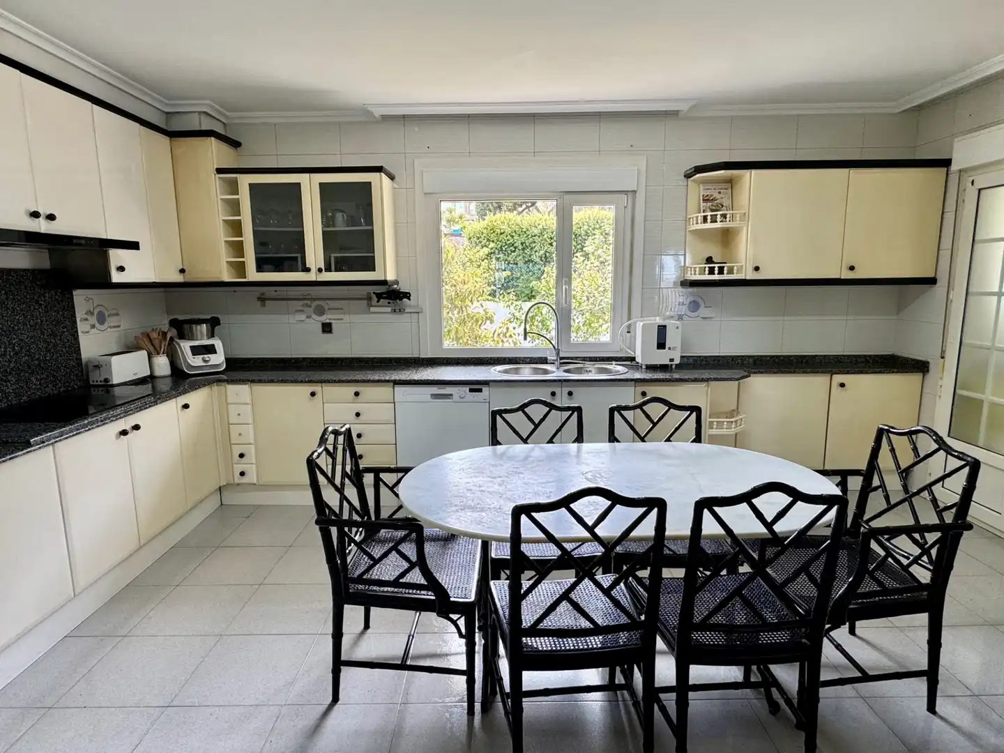 Cocina de Casa o chalet en venta en Sanxenxo con Calefacción, Jardín privado y Terraza