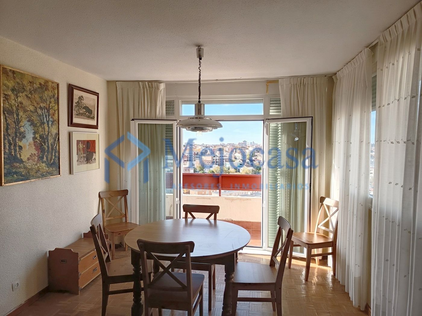 Menjador de Pis en venda en  Madrid Capital amb Calefacció, Parquet i Terrassa