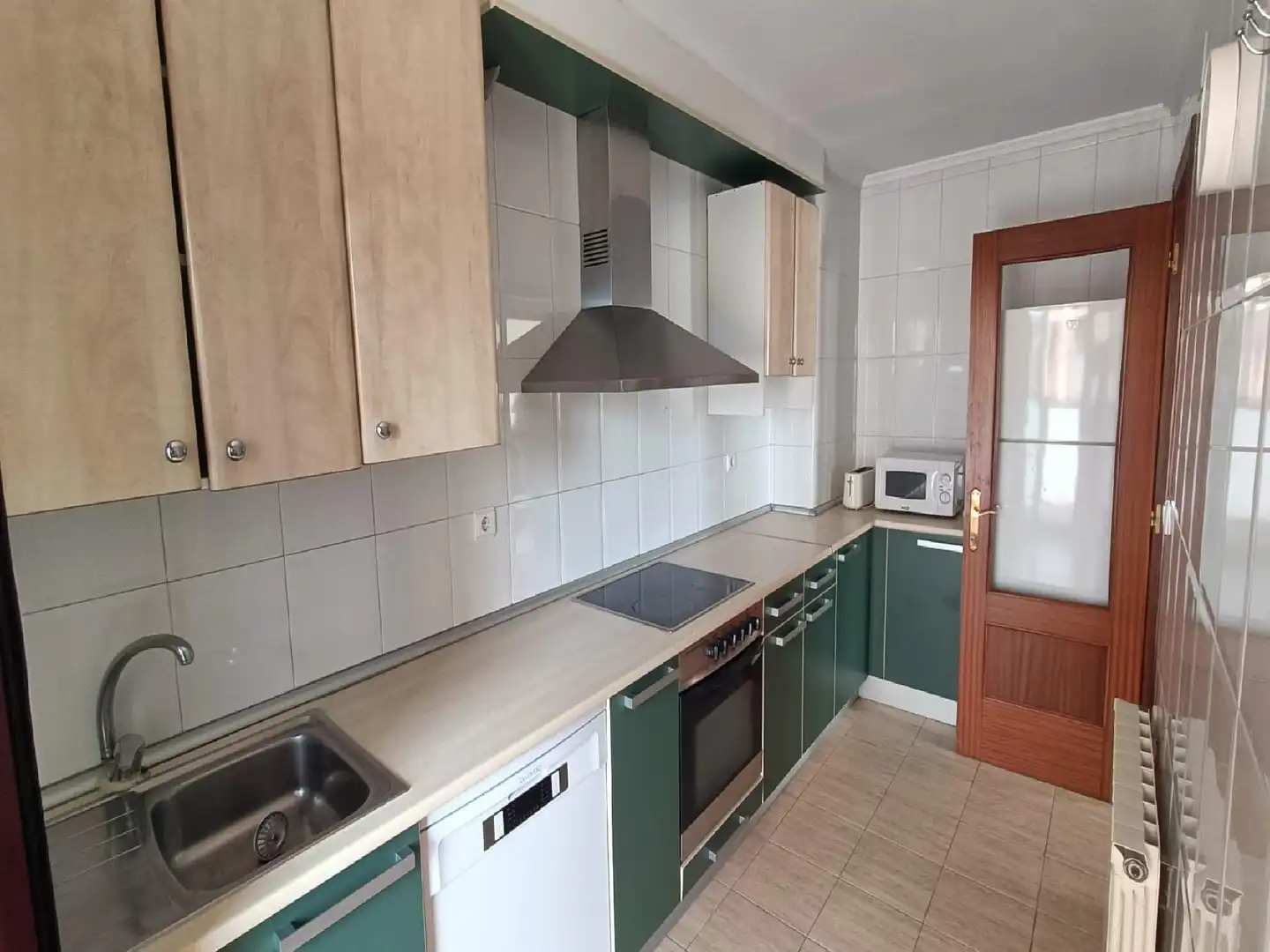 Cocina de Piso en venta en Santander con Trastero y Piscina comunitaria