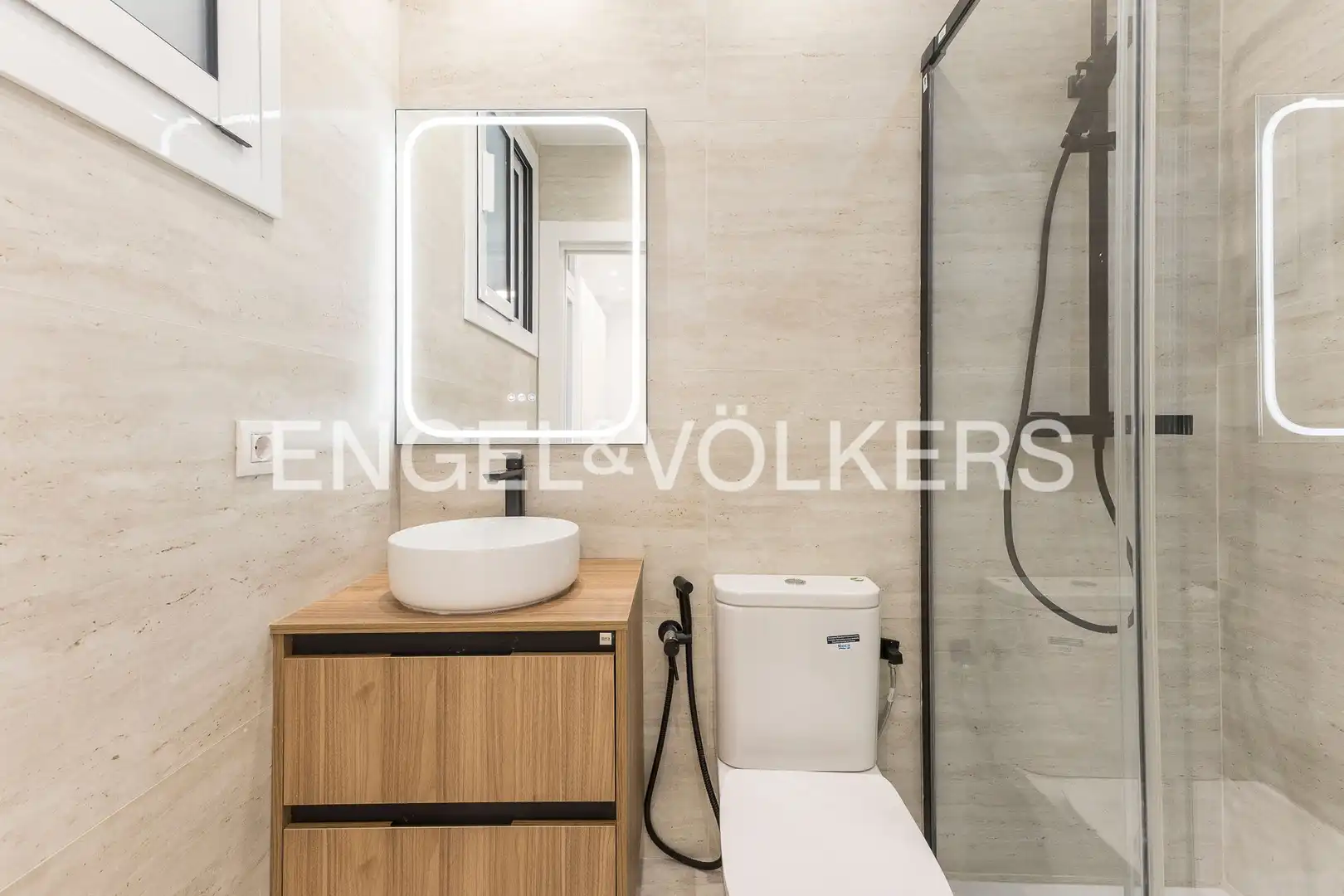 Baño de Ático en venta en Barcelona con Aire acondicionado, Calefacción y Parquet