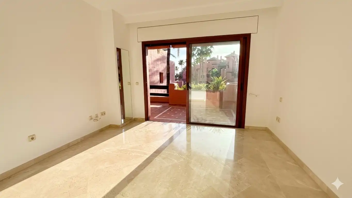 Piso en venta en Urbanizacion Menara Beach, 8, Guadalmansa