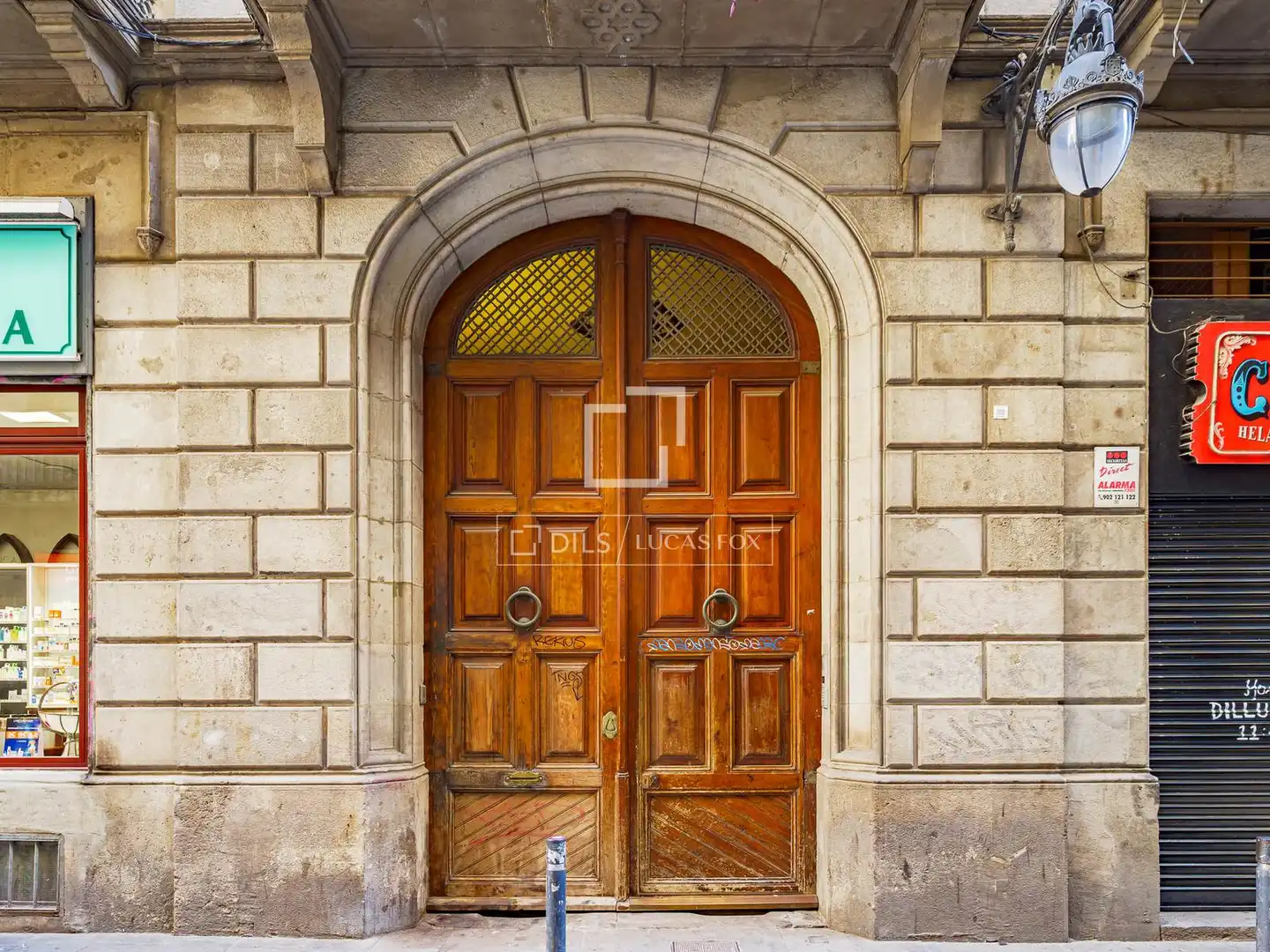 Vista exterior de Piso en venta en Barcelona con Aire acondicionado, Calefacción y Terraza
