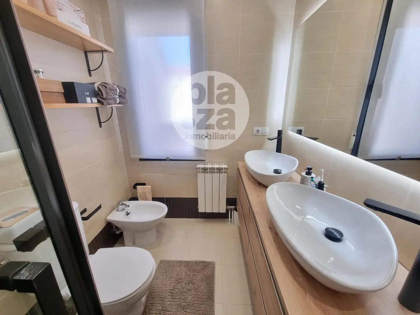 Badezimmer von Maisonette zum Verkauf in Buniel mit Heizung, Terrasse und Abstellraum