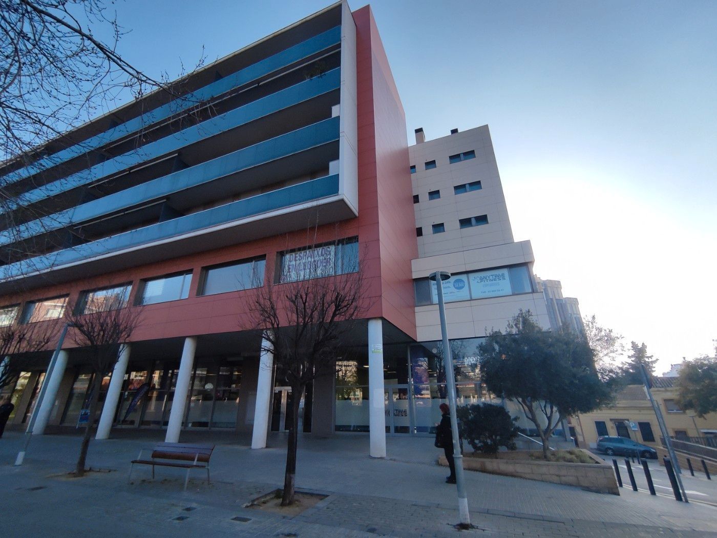 Vista exterior de Oficina en venda en Esplugues de Llobregat amb Terrassa i Traster