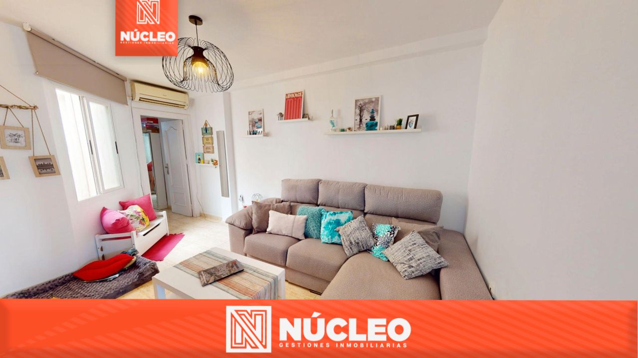 Living room of Flat for sale in  Almería Capital  with Air Conditioner, Heating and Furnished
