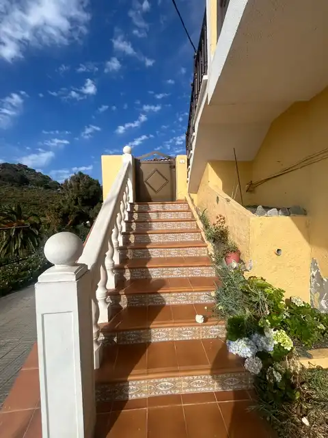 Vista exterior de Casa o xalet en venda en Las Palmas de Gran Canaria amb Jardí privat, Terrassa i Traster