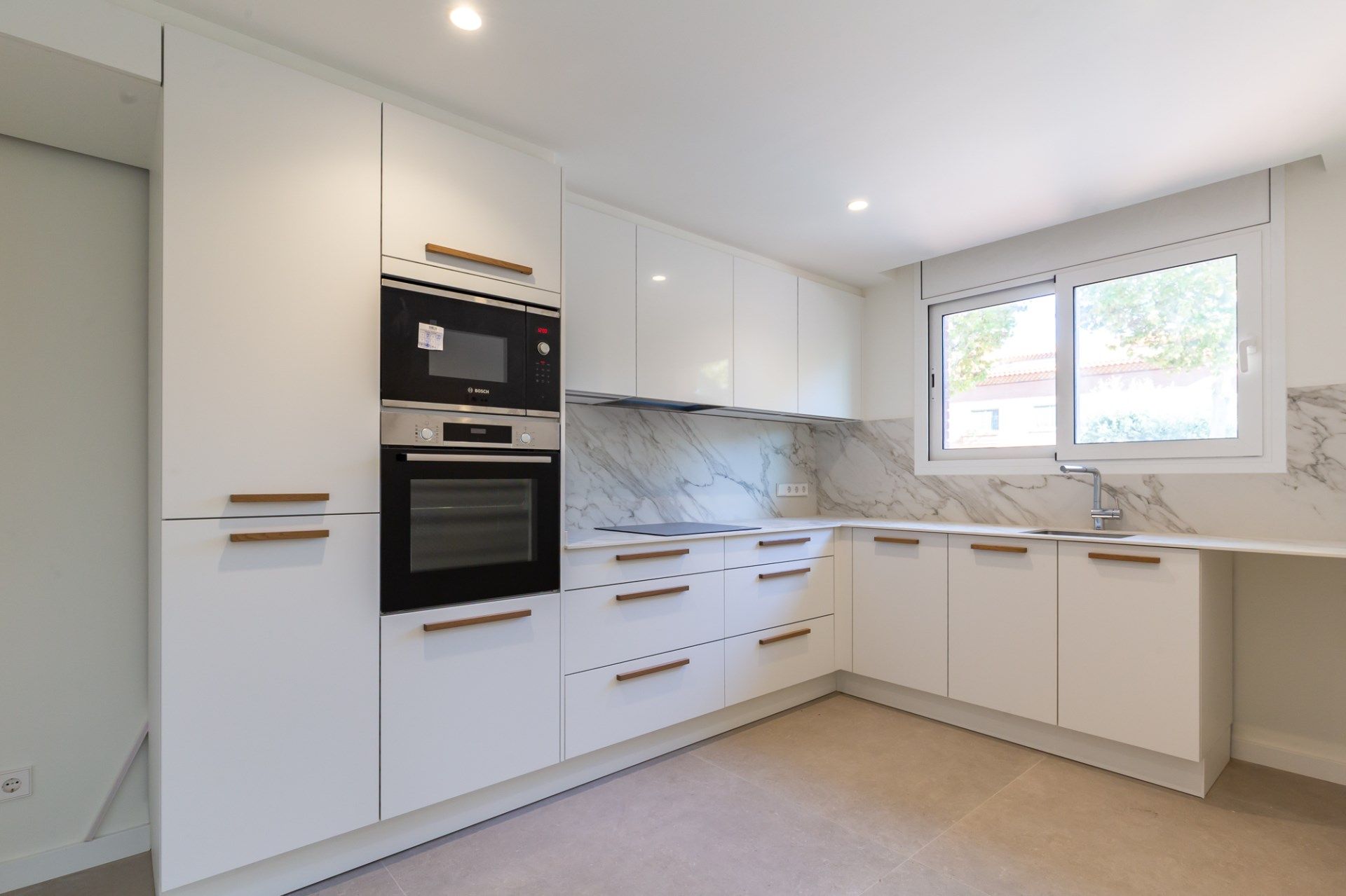 Cuina de Casa adosada en venda en Castellbisbal amb Calefacció, Terrassa i Balcó