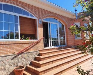 Vista exterior de Casa adosada en venda en Buenavista amb Calefacció, Jardí privat i Parquet