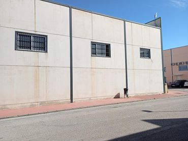 Nau industrial en venda a Calle Veleta 9