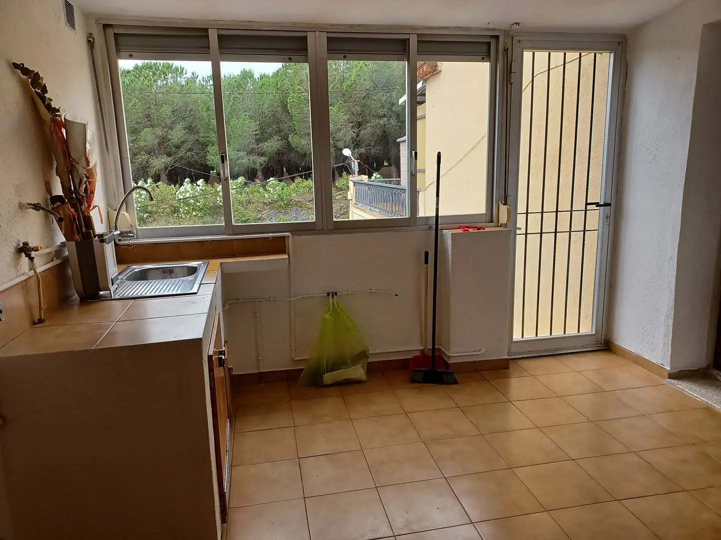 Cuina de Casa o xalet en venda en Sant Climent Sescebes amb Aire condicionat, Calefacció i Jardí privat