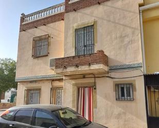 Exterior view of Single-family semi-detached for sale in  Granada Capital