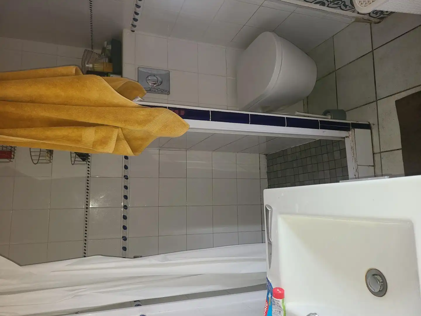 Baño de Casa adosada en venta en Portbou con Calefacción, Terraza y Horno