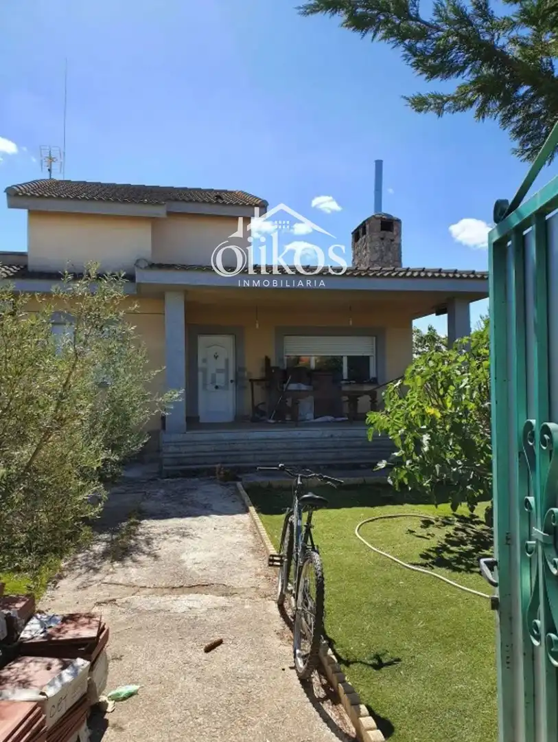 Houses for sale in Calvarrasa de Arriba