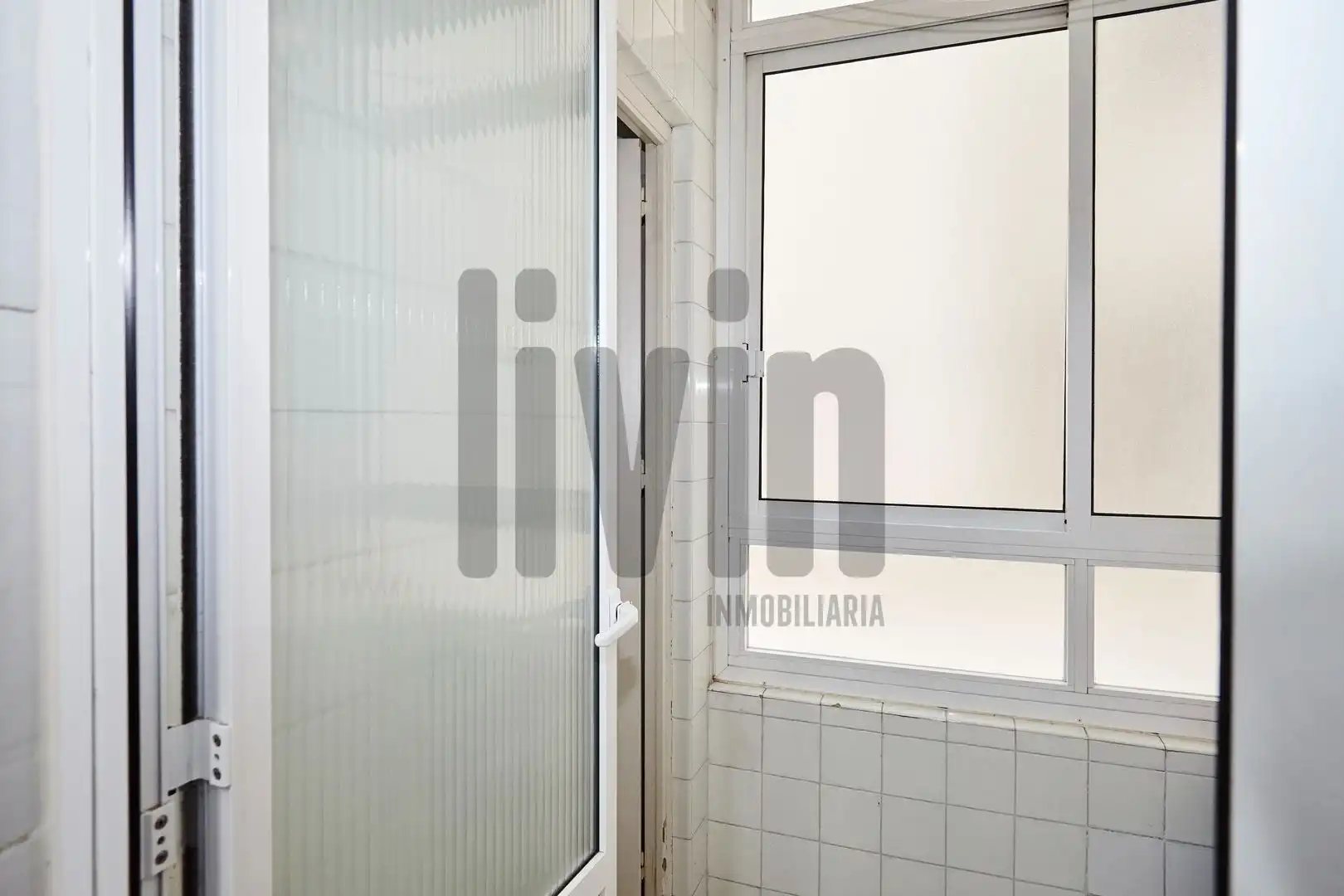 Bany de Pis en venda en Jaén amb Aire condicionat, Calefacció i Terrassa