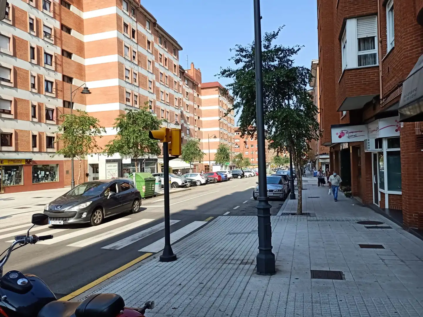 Vista exterior de Local de alquiler en Gijón 