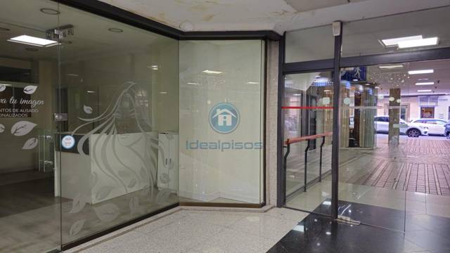 Local comercial en Venta en Ensanche - Diputación