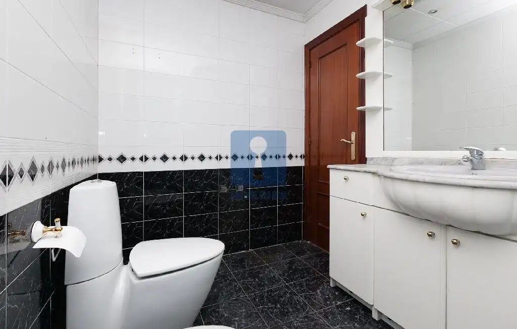 Bathroom of Detached homes for sale in Sant Vicenç Dels Horts  with Terrace, Storage room and Alarm