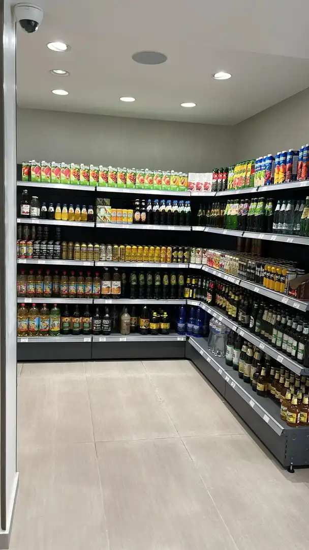 Local comercial en traspàs a San Pedro de Alcántara, imagen 2