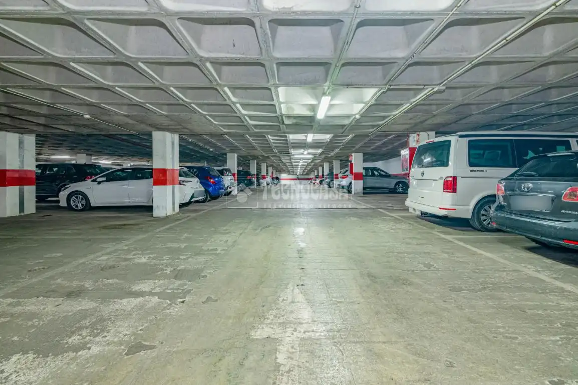 Garaje en venta en C. Sta Isabel la Real, Barrio de Albaicín