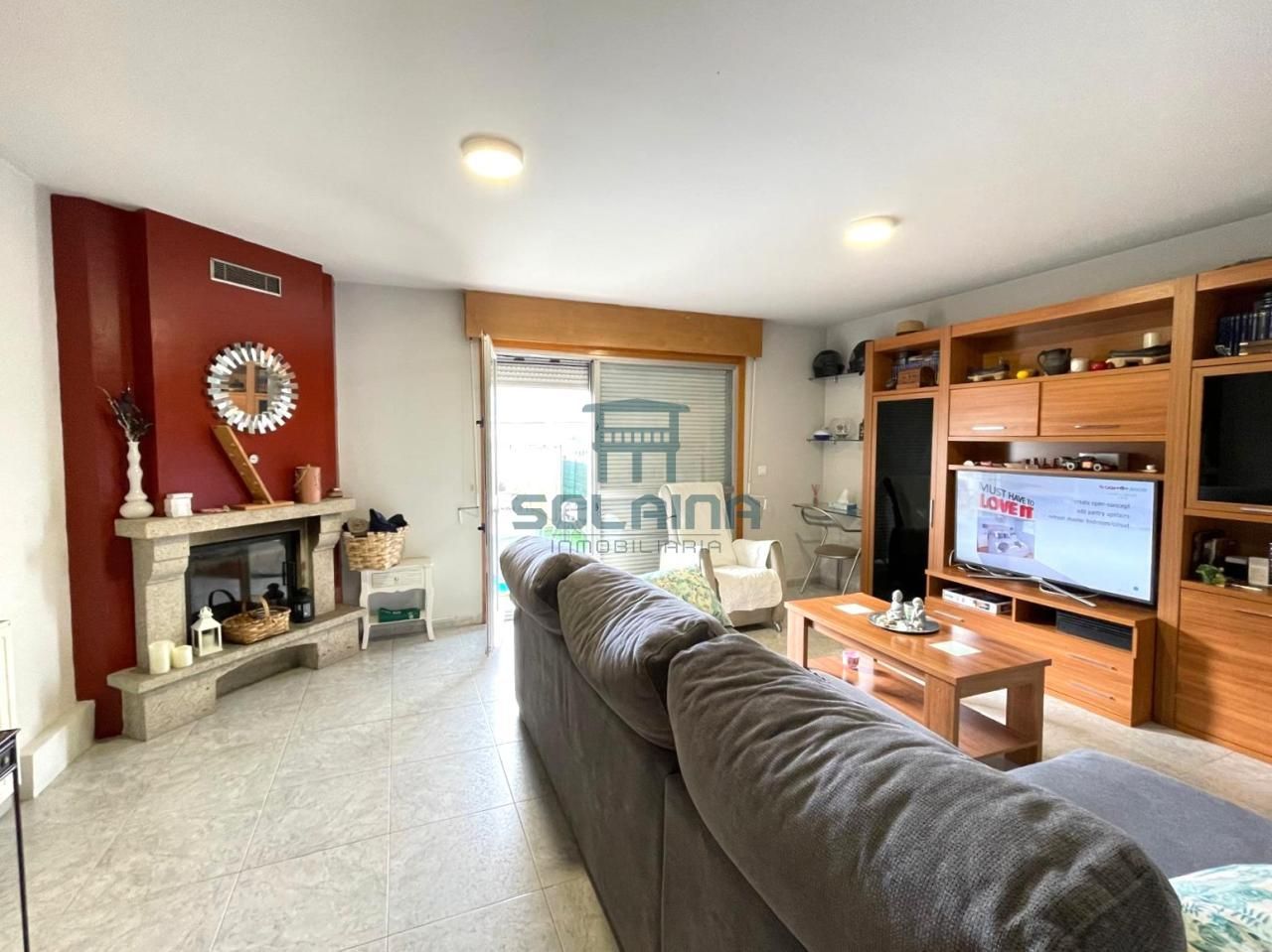 Living room of Single-family semi-detached to rent in A Arnoia  with Heating, Private garden and Parquet flooring