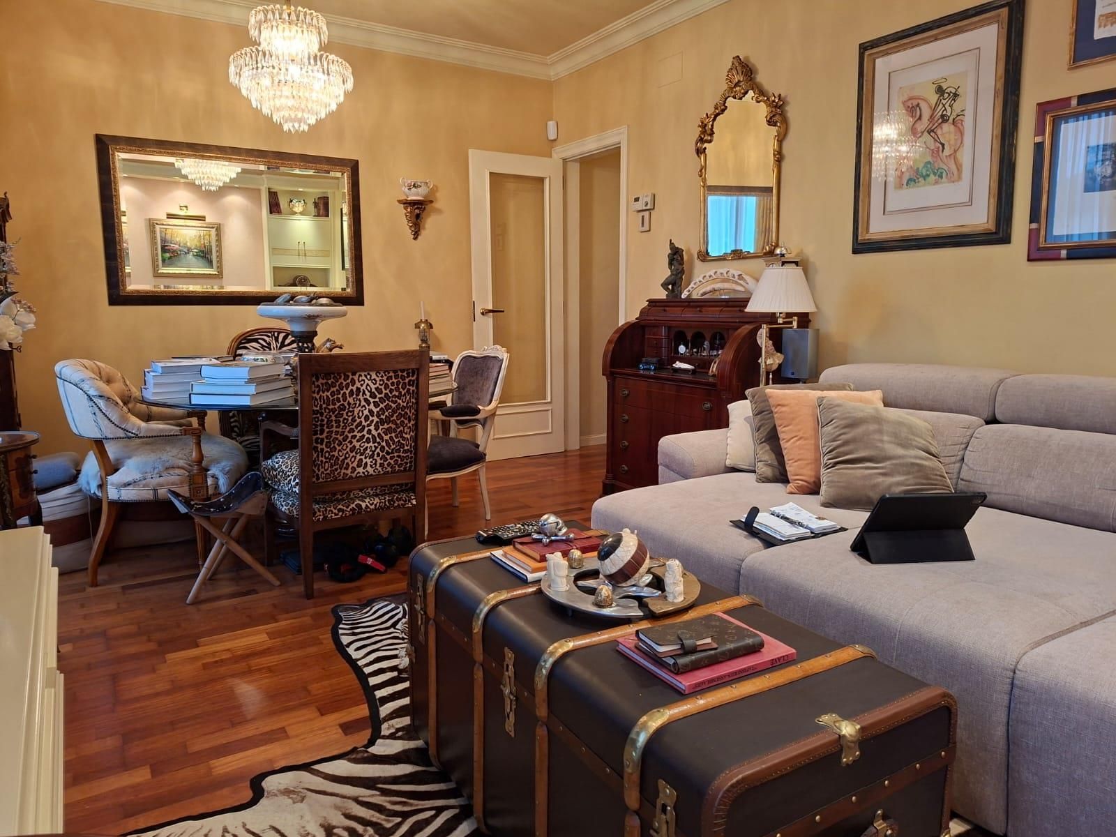 Wohnzimmer von Wohnung zum Verkauf in  Barcelona Capital mit Klimaanlage, Parkett und Terrasse