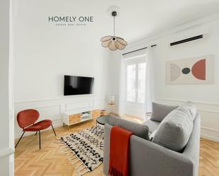 Living room of Flat to rent in  Madrid Capital  with Air Conditioner, Heating and Parquet flooring