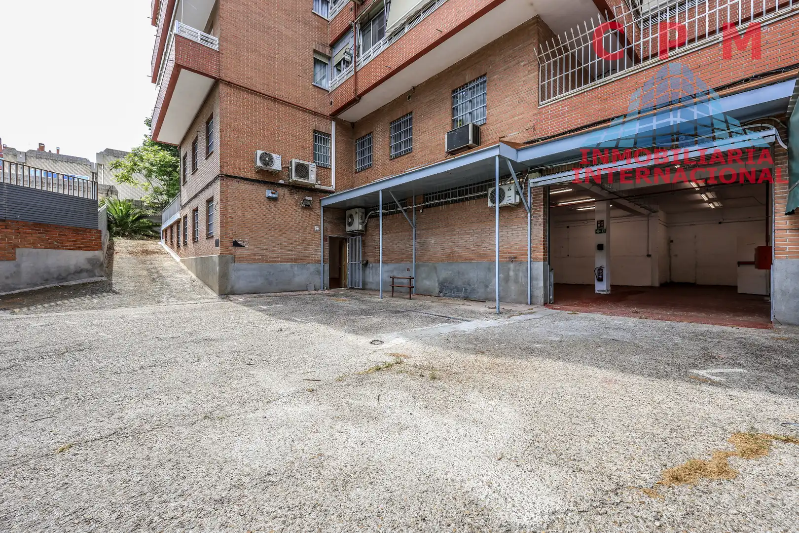 Parking de Nave industrial en venta en Madrid con Calefacción y Alarma