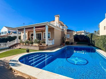 Maison avec piscine à vendre à N/A