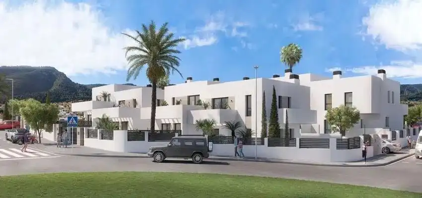 Vista exterior de Casa adosada en venta en Alhaurín de la Torre con Aire acondicionado, Jardín privado y Piscina