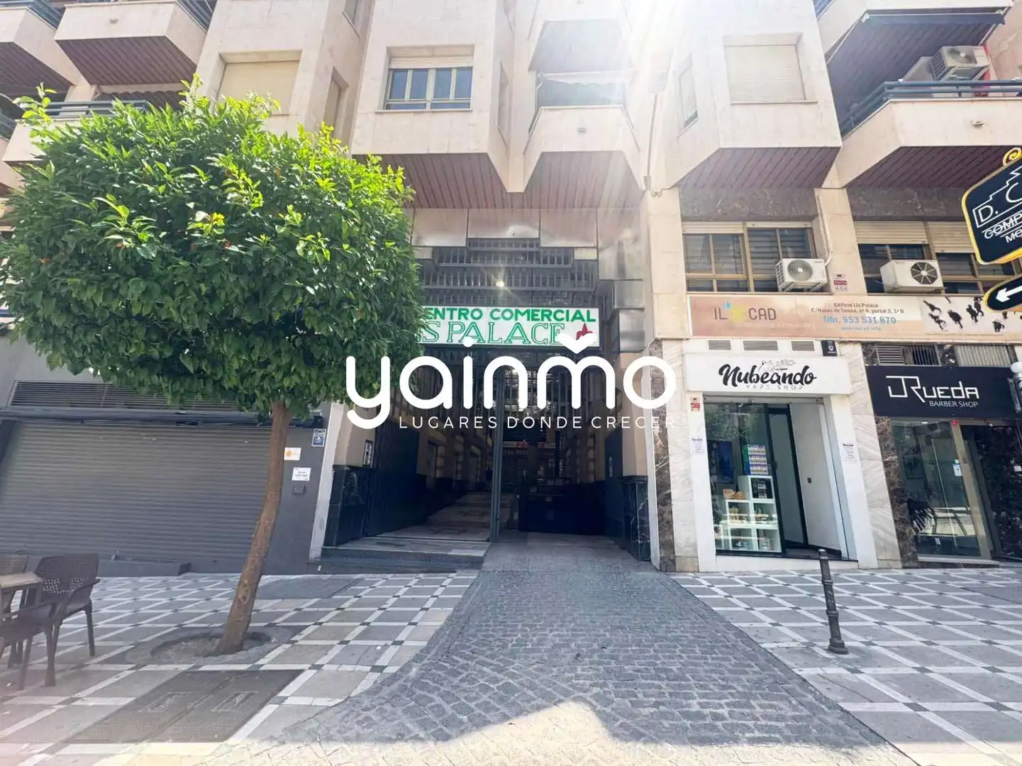 Vista exterior de Local en venta en Jaén