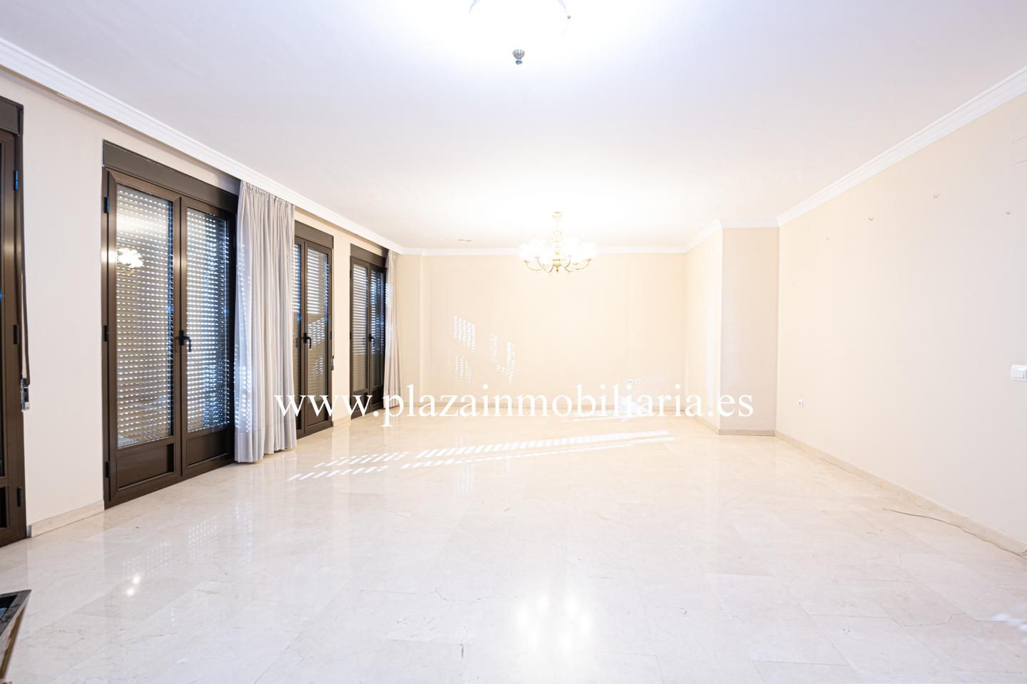 Comedor de Piso en venta en Lucena con Aire acondicionado, Terraza y Balcón