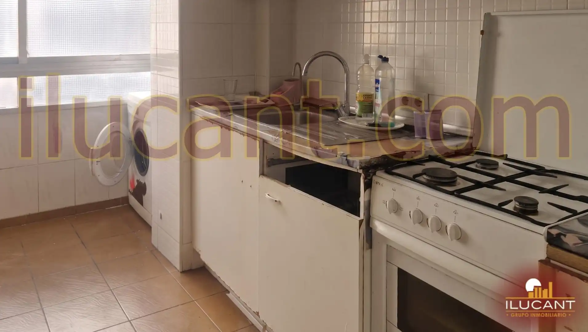 Cocina de Piso en venta en Alicante / Alacant con Balcón
