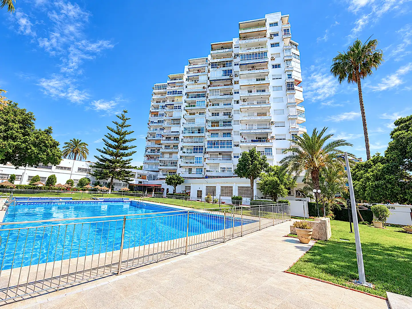 Apartment with terrace for sale in Puerto Marina, imagen 4