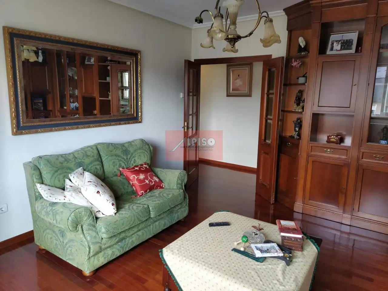 Living room of Flat for rent in Ourense Capital   with Heating, Parquet flooring and Furnished