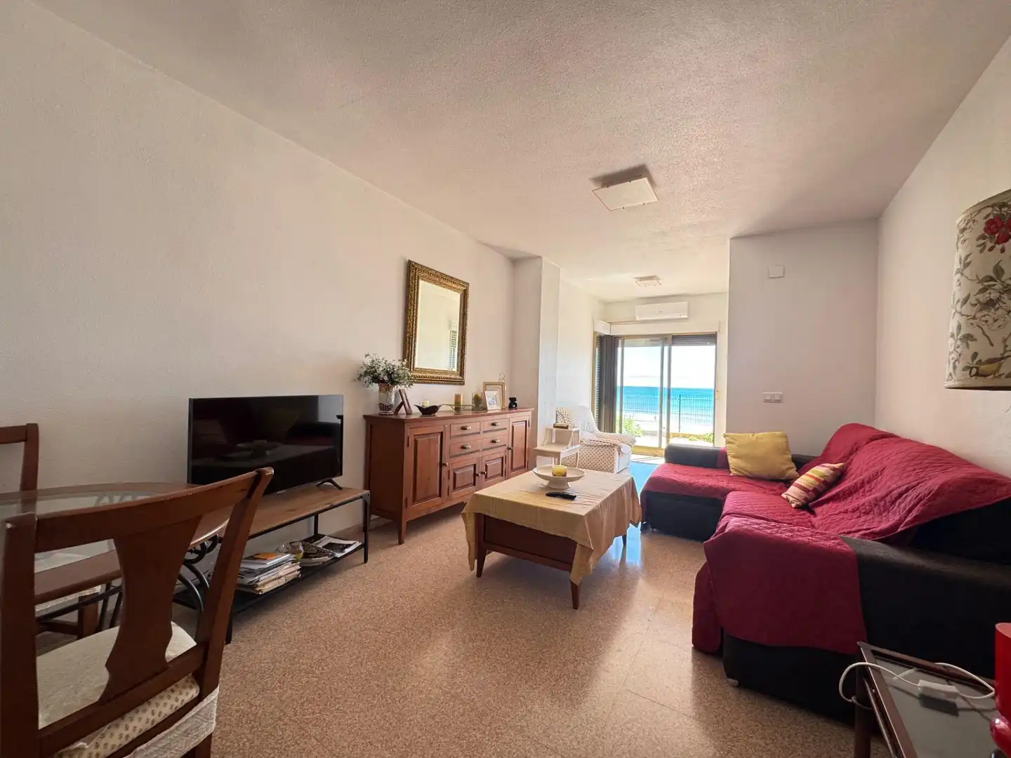 Living room of Ground floor for sale in El Campello  with Air Conditioner, Private garden and Community pool