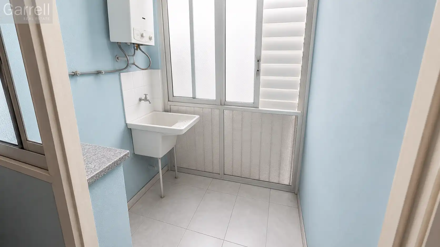 Bathroom of Flat for sale in Figueres