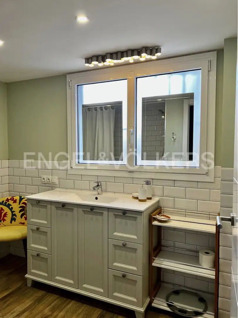 Bathroom of Flat for rent in Sitges  with Air Conditioner, Heating and Parquet flooring