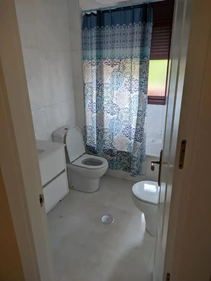 Bany de Apartament de lloguer en Motril amb Piscina
