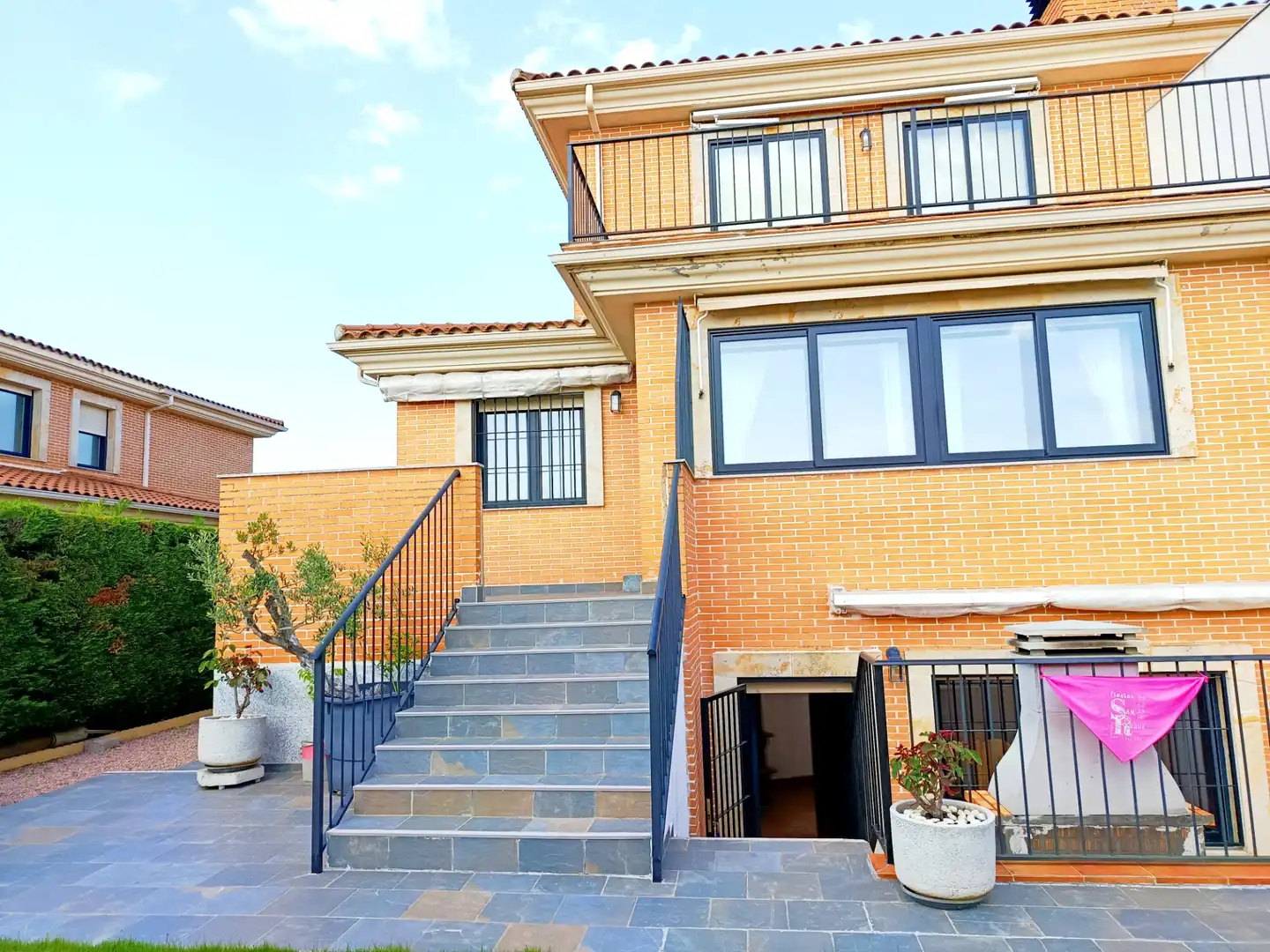 Vista exterior de Casa o chalet en venta en Carbajosa de la Sagrada