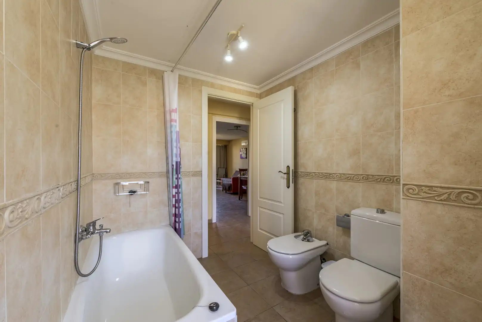 Baño de Apartamento en venta en Torremolinos con Terraza y Amueblado