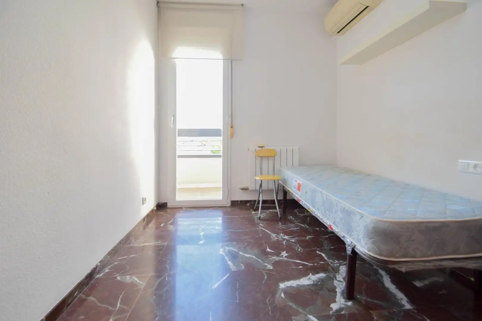 Habitación de Piso en venta en Granada con Aire acondicionado, Calefacción y Terraza